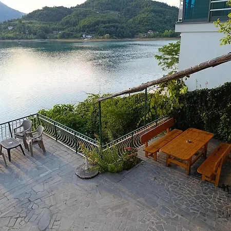 Ferienhaus Vikendica 